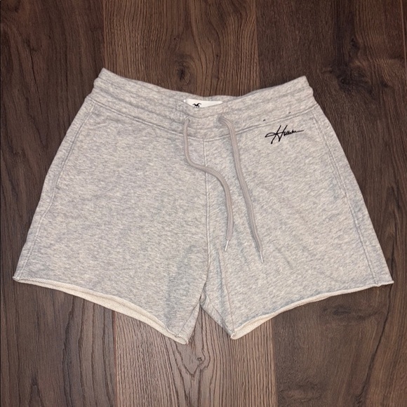 Hollister 😎 like new 😎 Gray Drawstring Shorts - Small - Picture 1 of 4